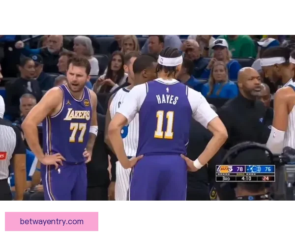 东契奇偷听魔术战术八村垒好奇发问以太幽默整活引全场