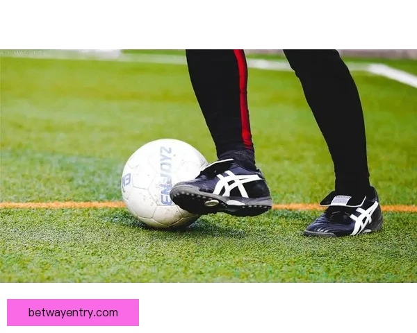 朱利亚诺分享教练指导下斜向内切踢球的新尝试与体会